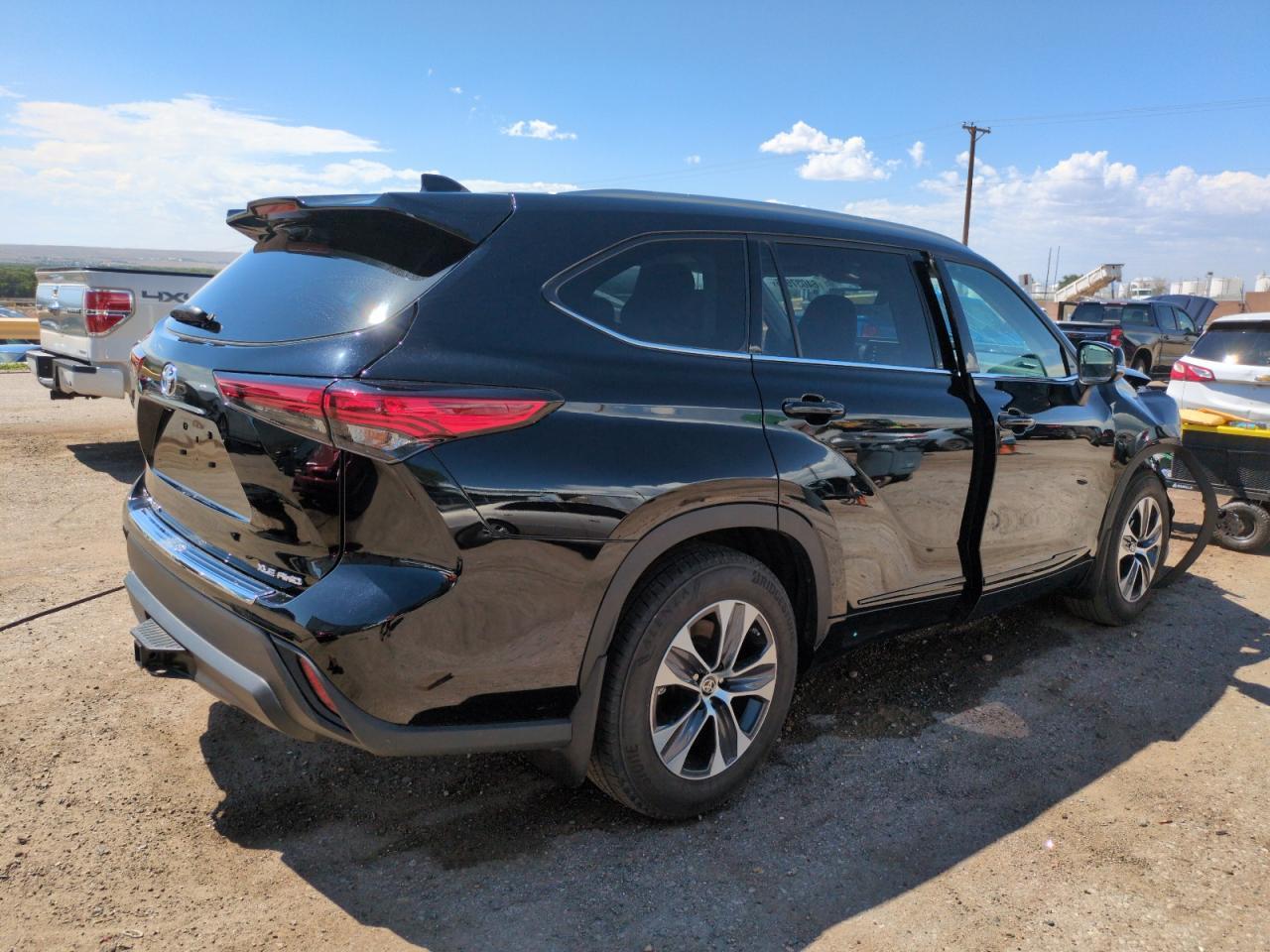 2022 Toyota Highlander Xle - Фото 3