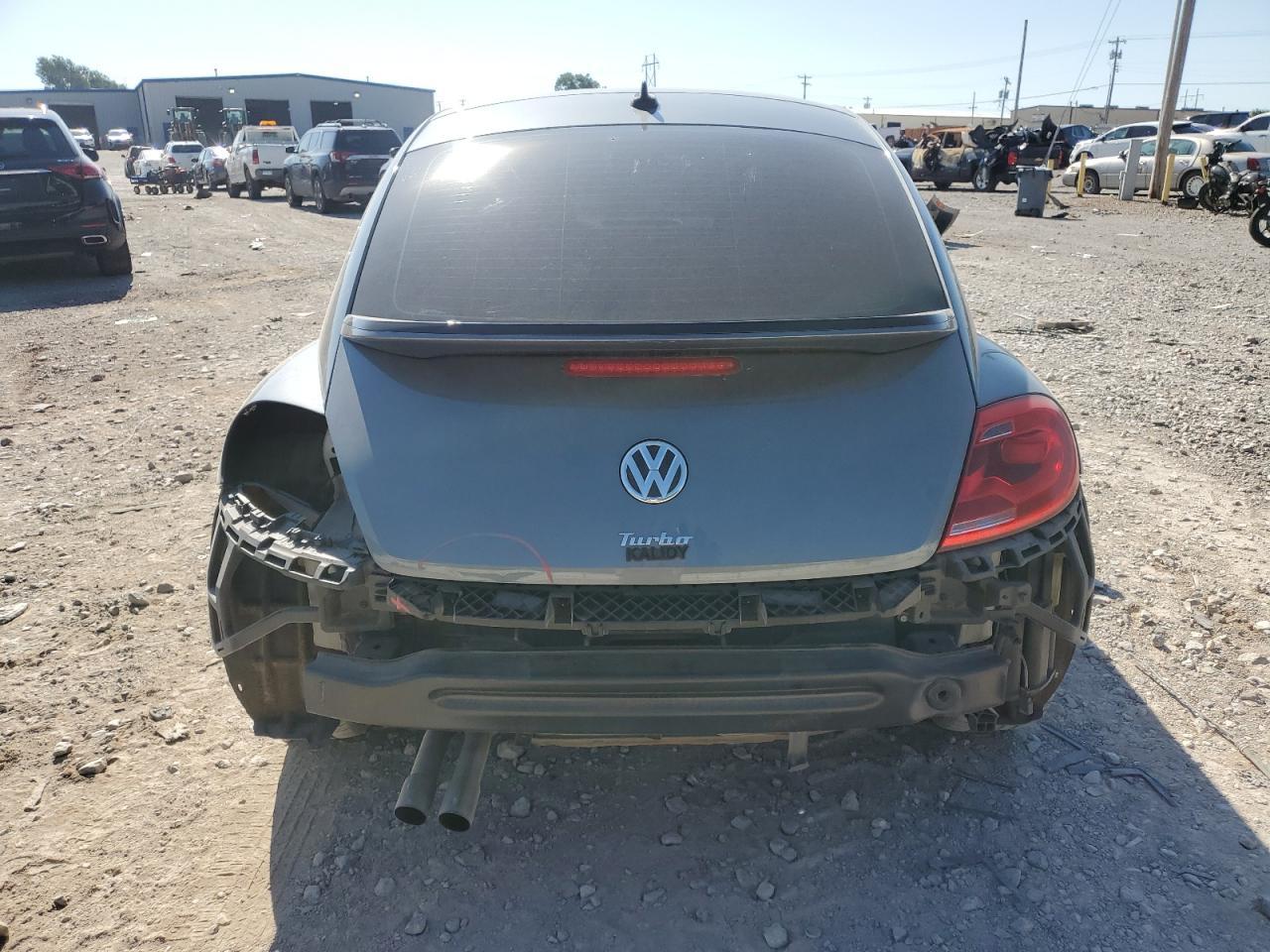 2016 Volkswagen Beetle 1.8T - Фото 6