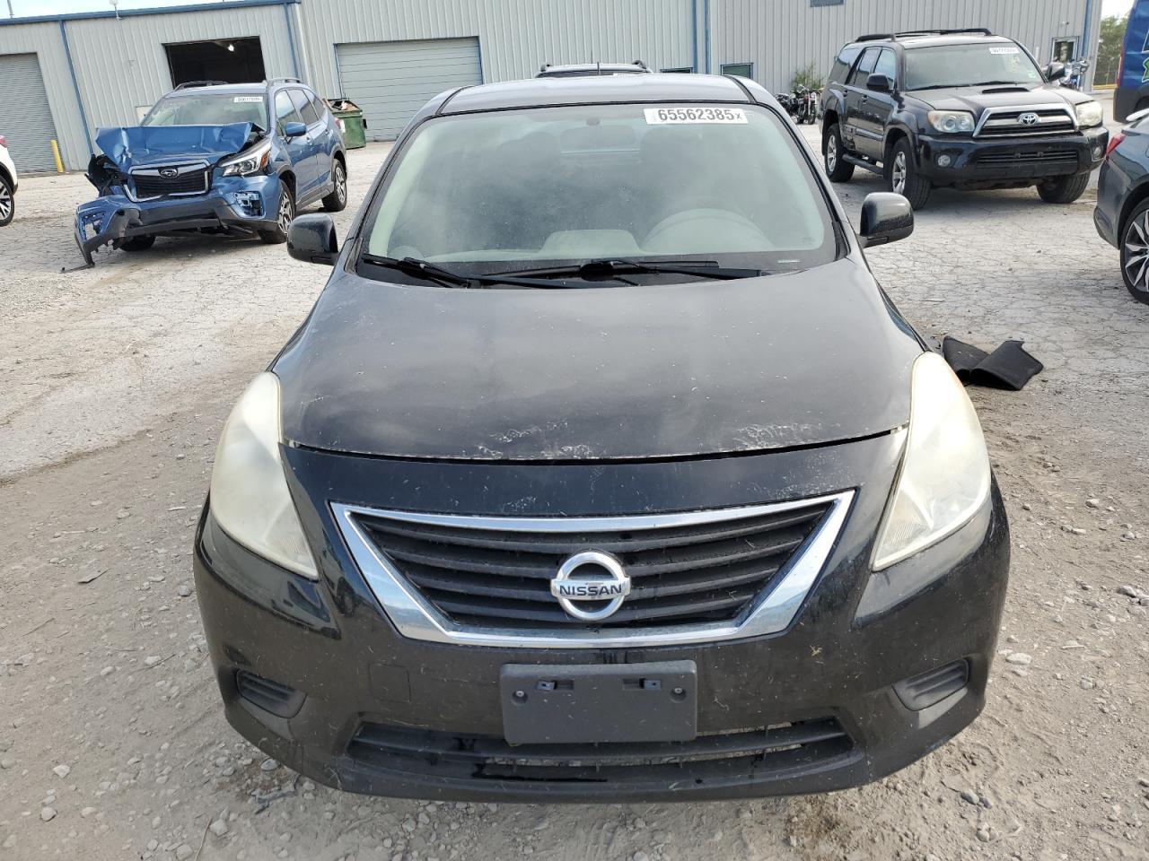 2014 Nissan Versa S - Фото 5