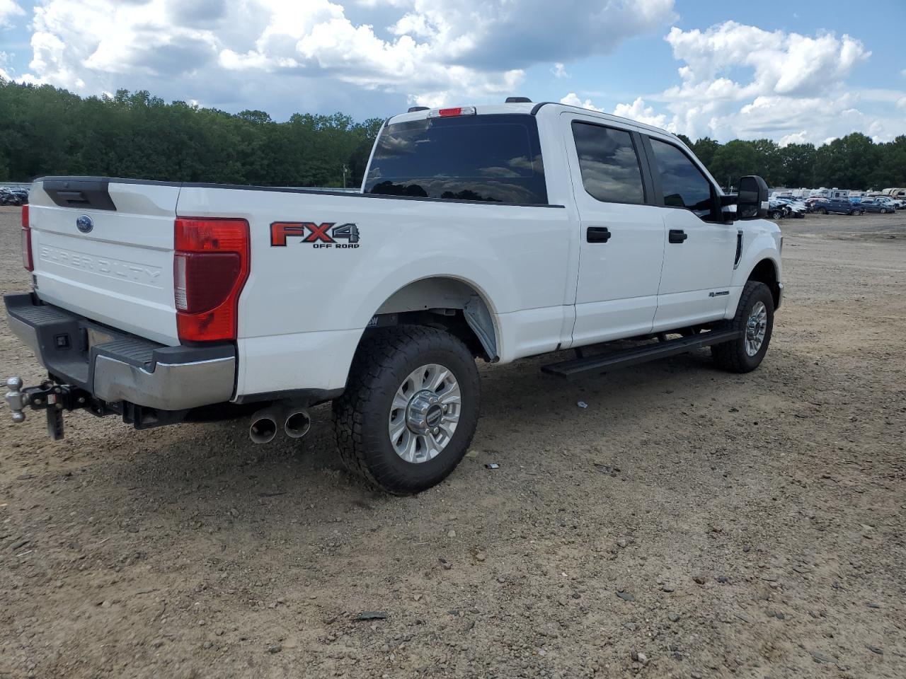 2022 Ford F250 Super Duty - Фото 3