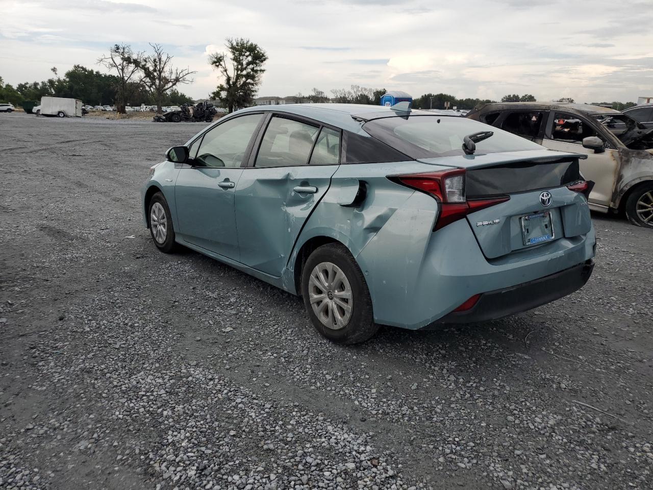 2020 Toyota Prius L - Image 2