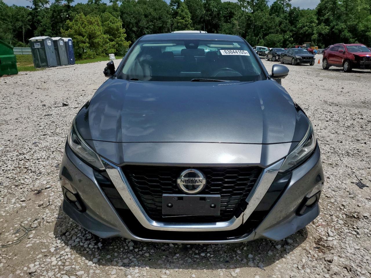 2019 Nissan Altima Platinum - Image 5