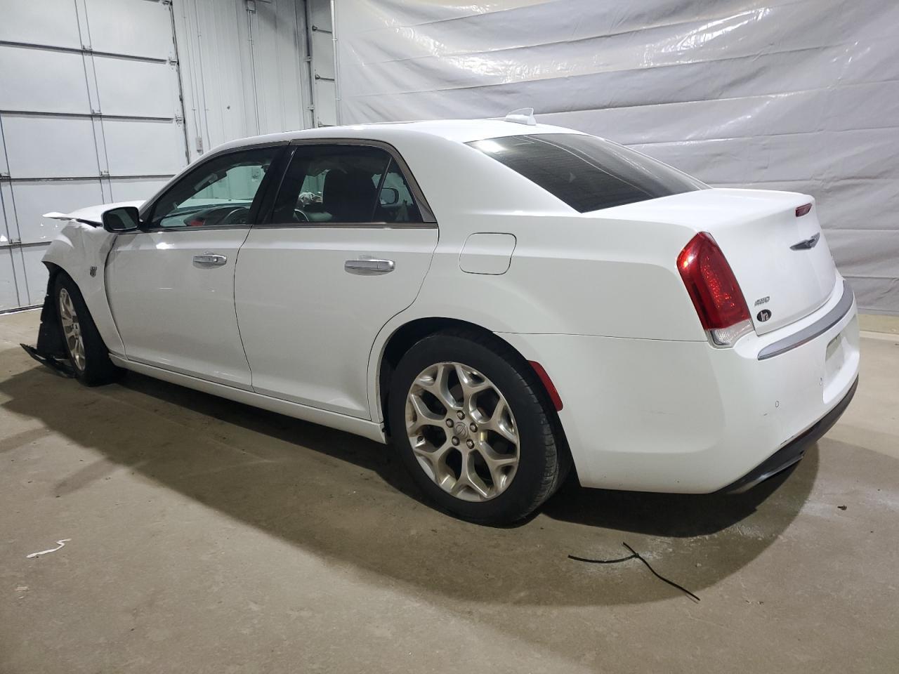 2017 Chrysler 300C Platinum - Фото 2