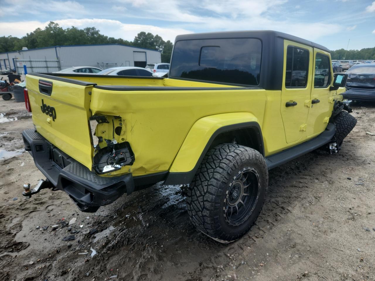 2023 Jeep Gladiator Sport - Image 3