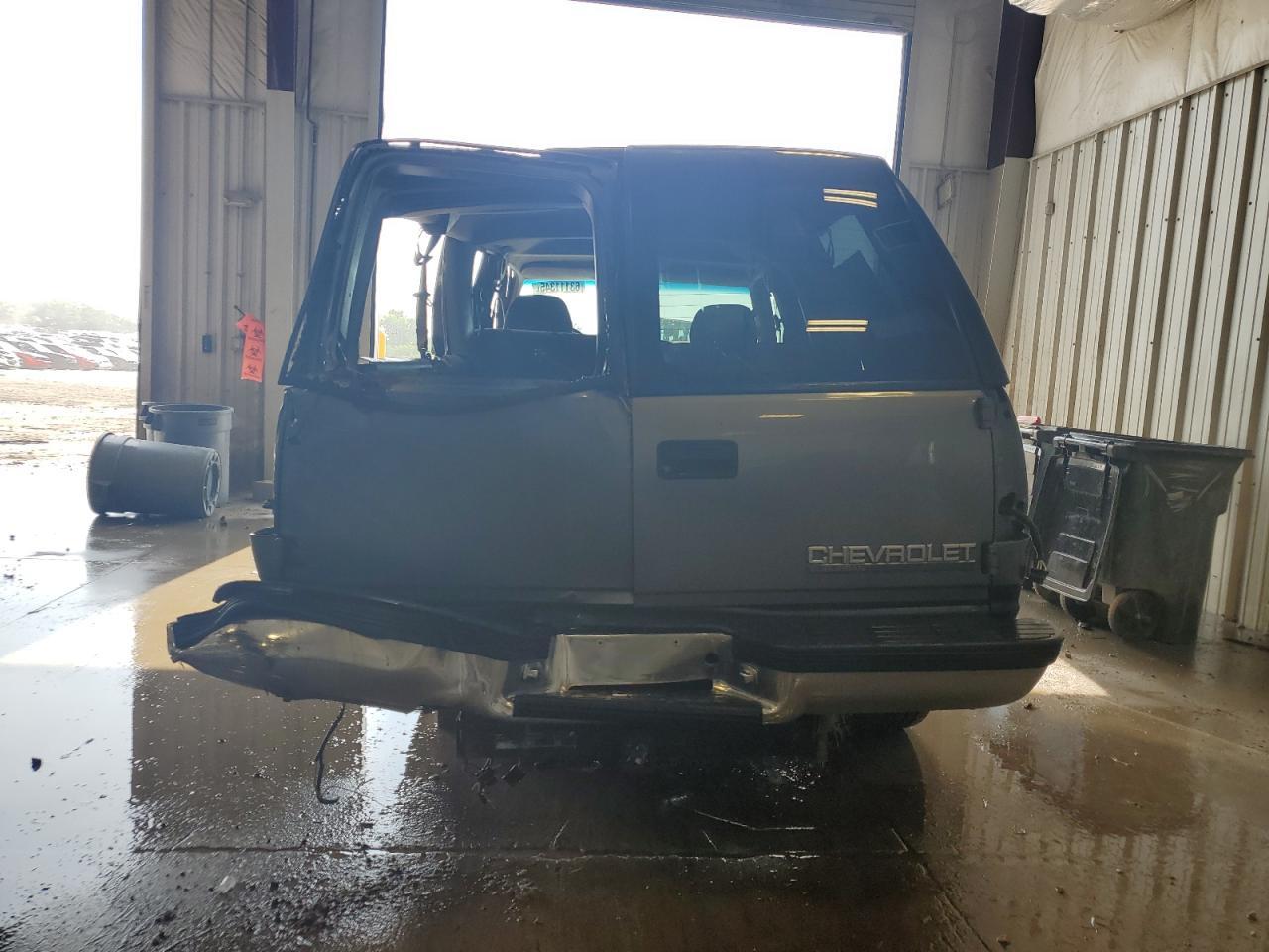 1999 Chevrolet Suburban K1500 - Image 6