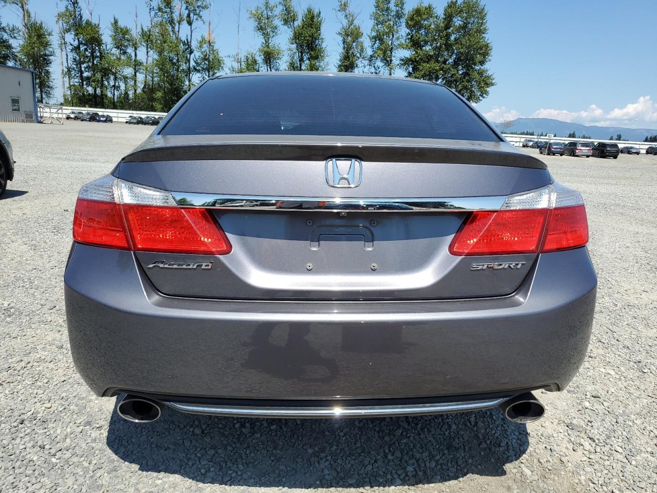 2015 Honda Accord Sport - Image 6