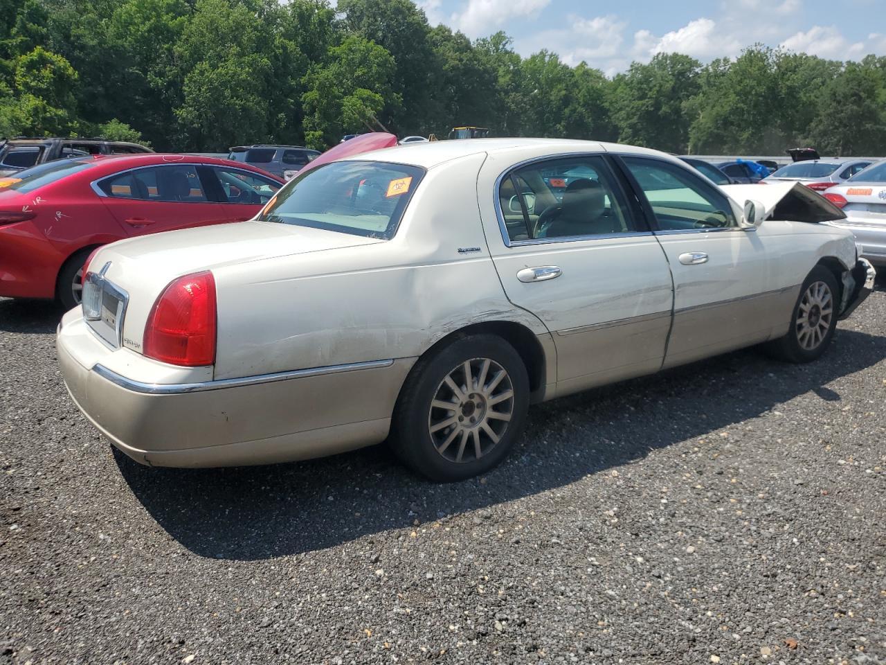 2006 Lincoln Town Car Signature - Фото 3