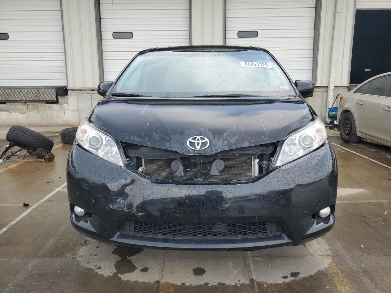 2017 Toyota Sienna Xle - Фото 5