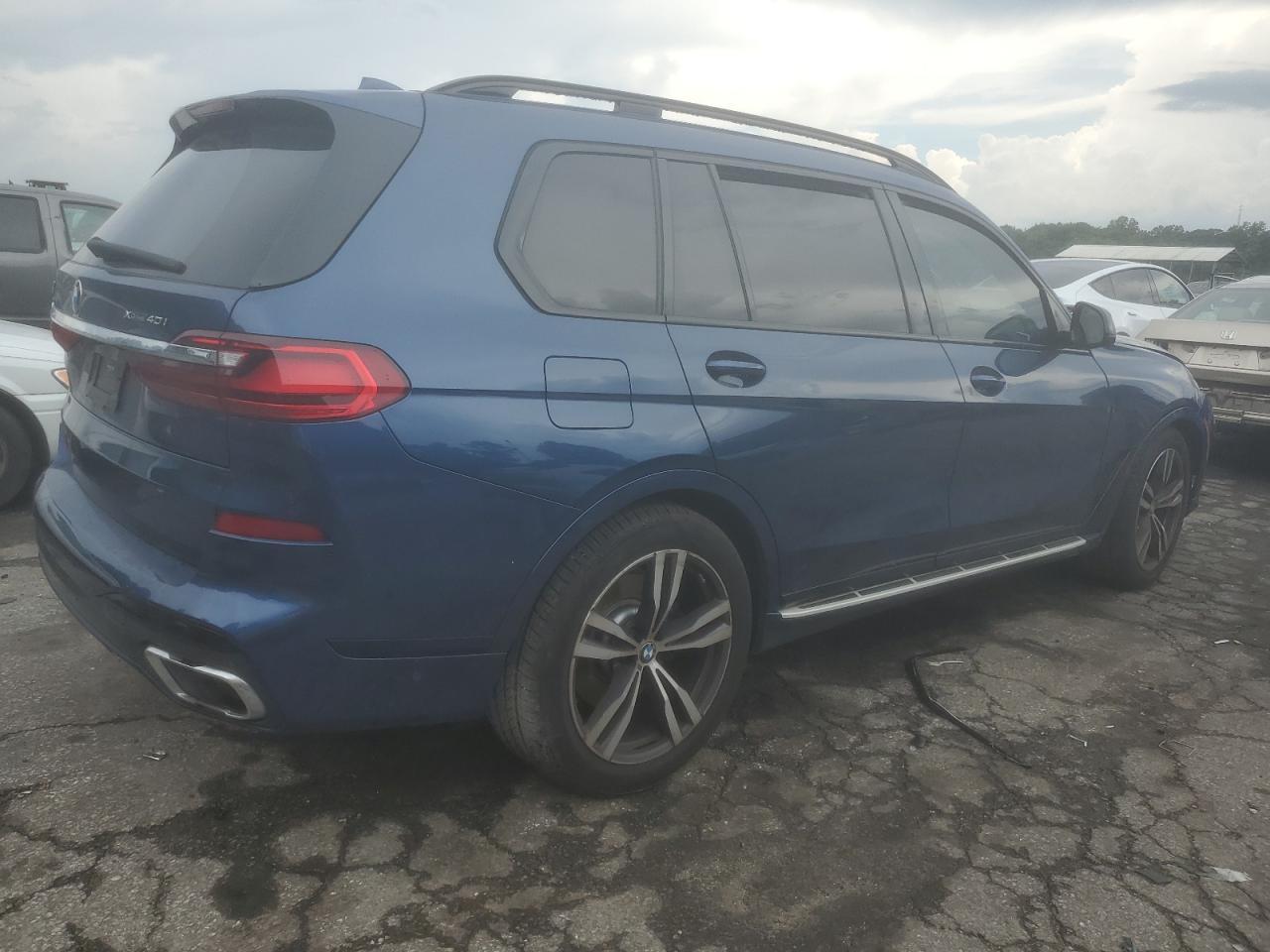 2022 BMW X7 xDrive40I - Фото 3