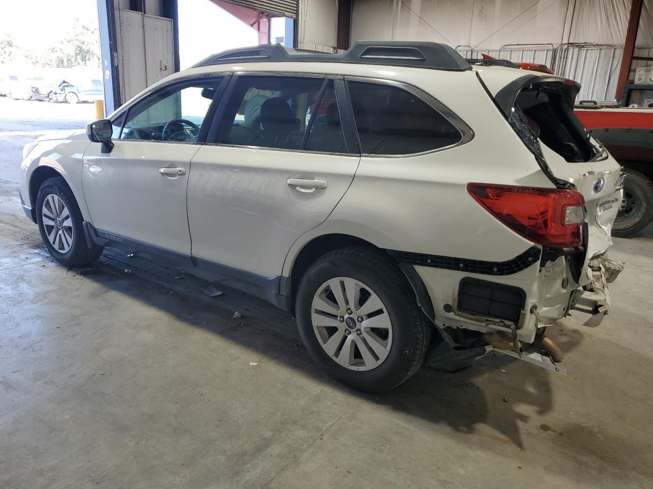 2015 Subaru Outback 2.5I Premium - Image 2
