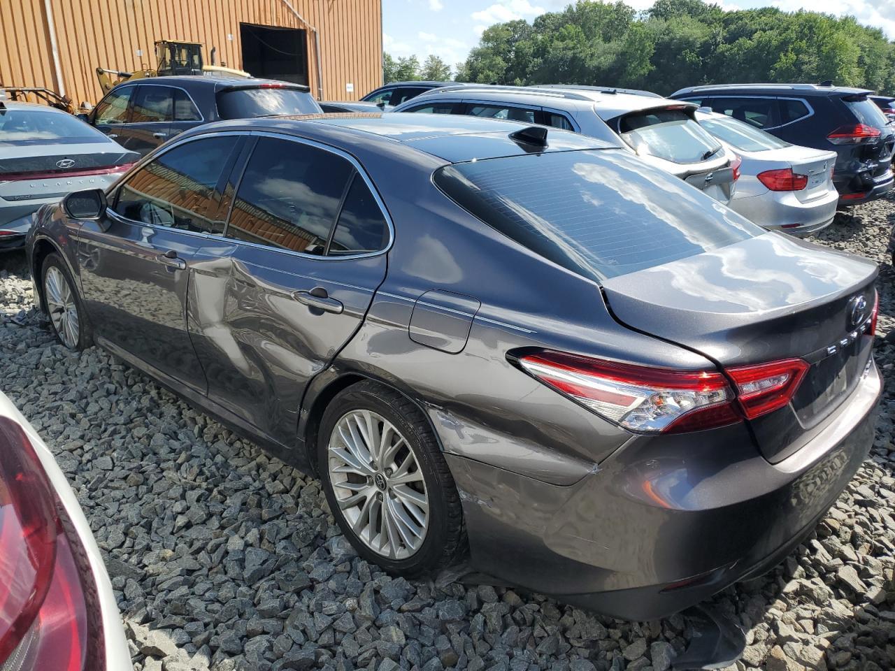 2020 Toyota Camry Xle - Image 2