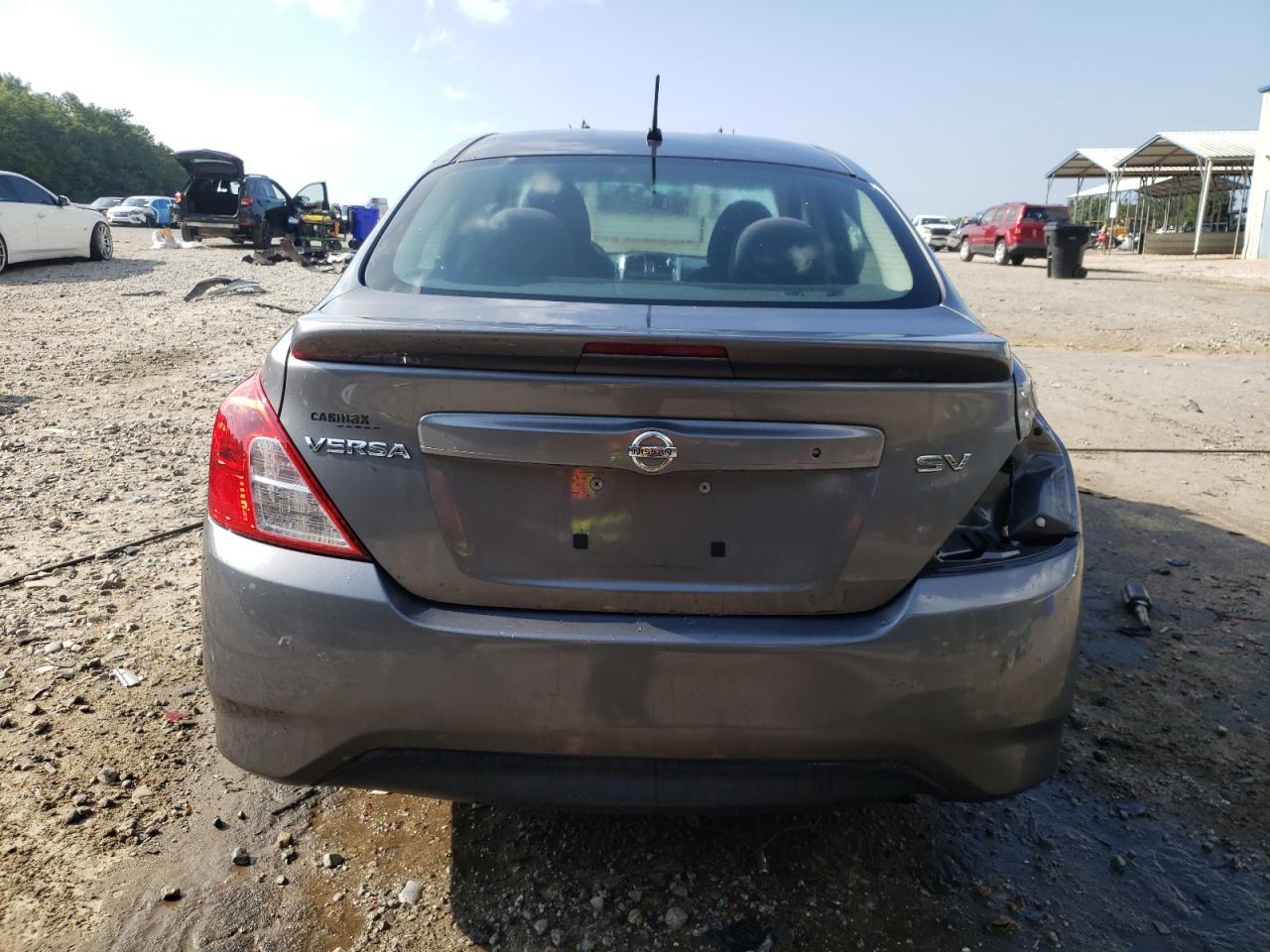 2016 Nissan Versa S - Фото 6