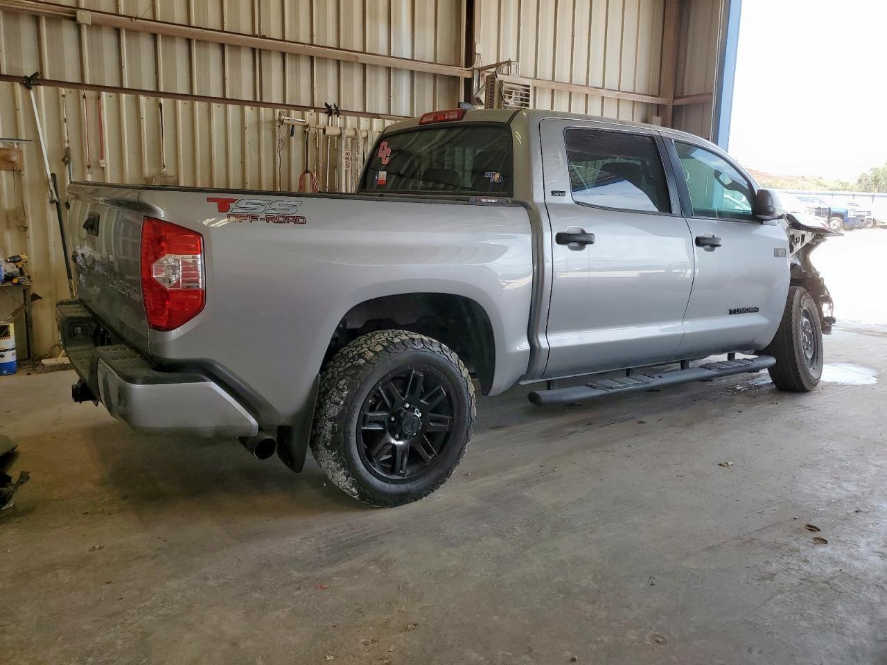 2021 Toyota Tundra Crewmax Sr5 - Фото 3