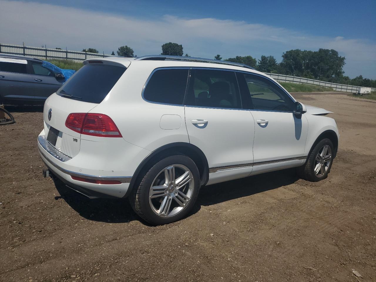 2015 Volkswagen Touareg V6 - Фото 3