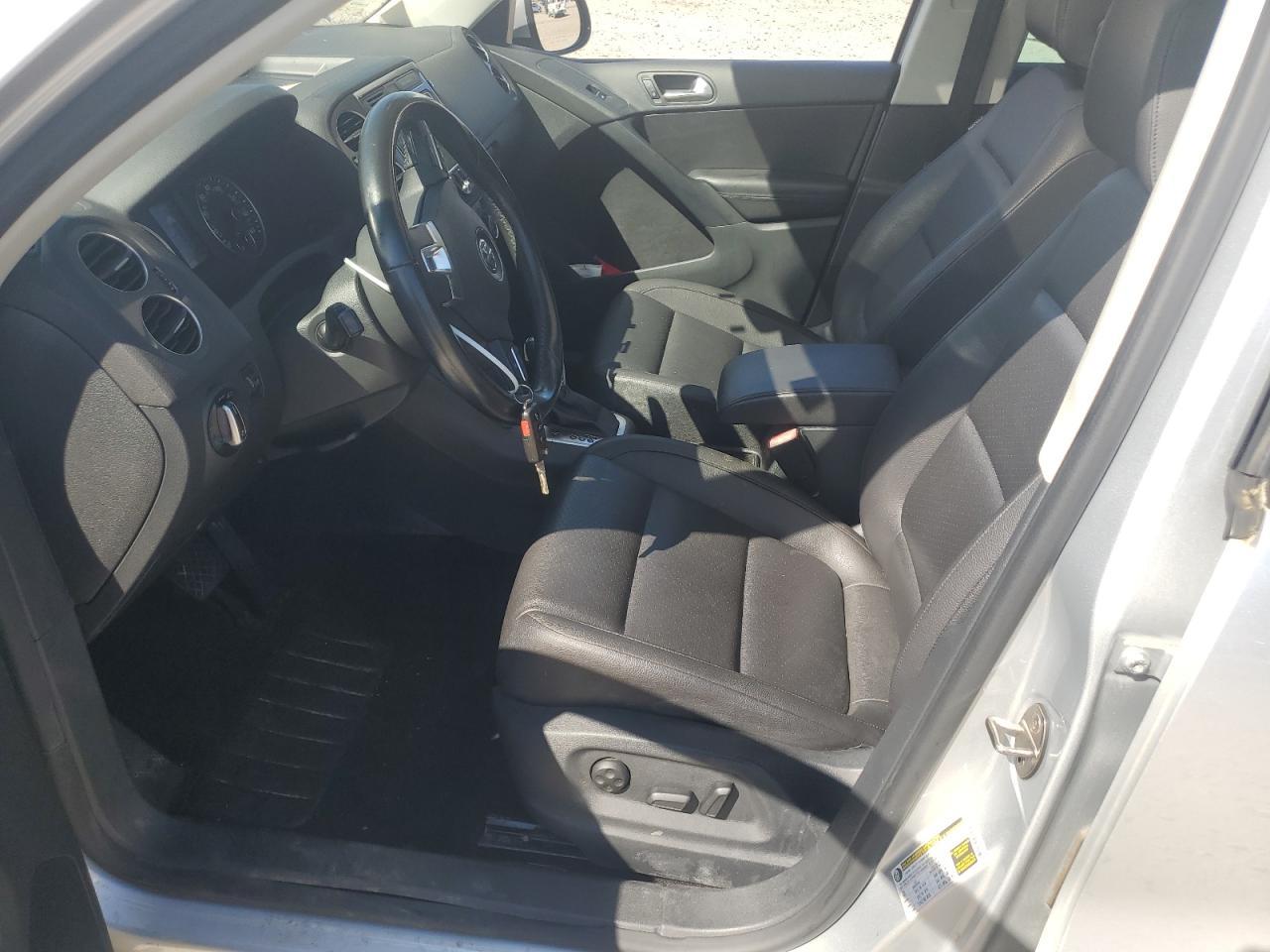 2016 Volkswagen Tiguan S - Фото 7