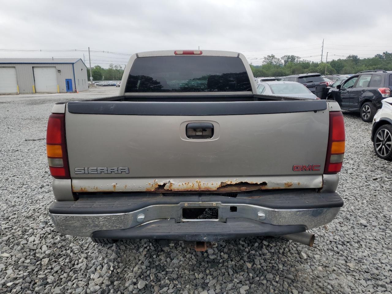 2002 GMC Sierra K2500 Heavy Duty - Image 6