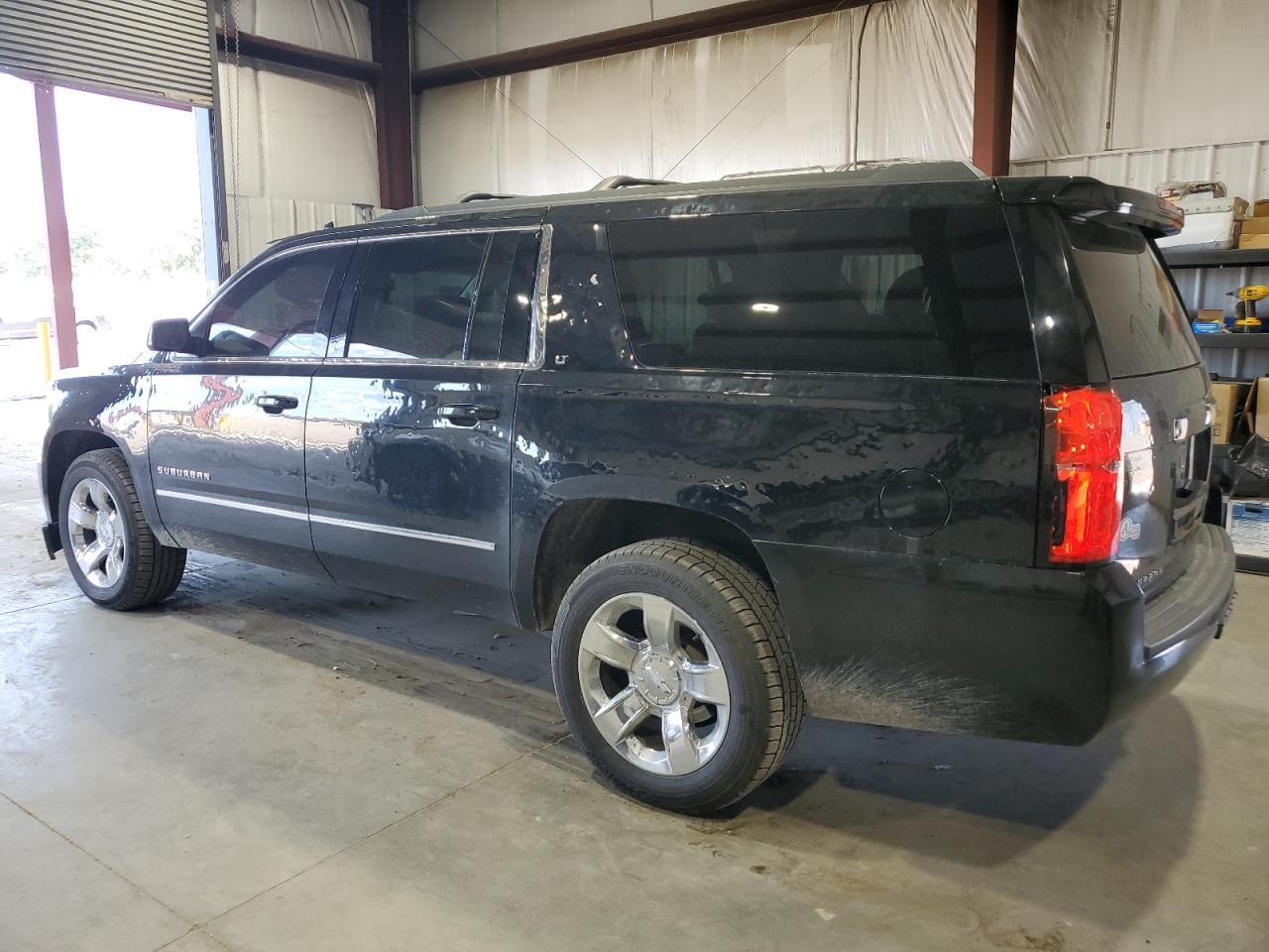 2017 Chevrolet Suburban K1500 Lt - Фото 2