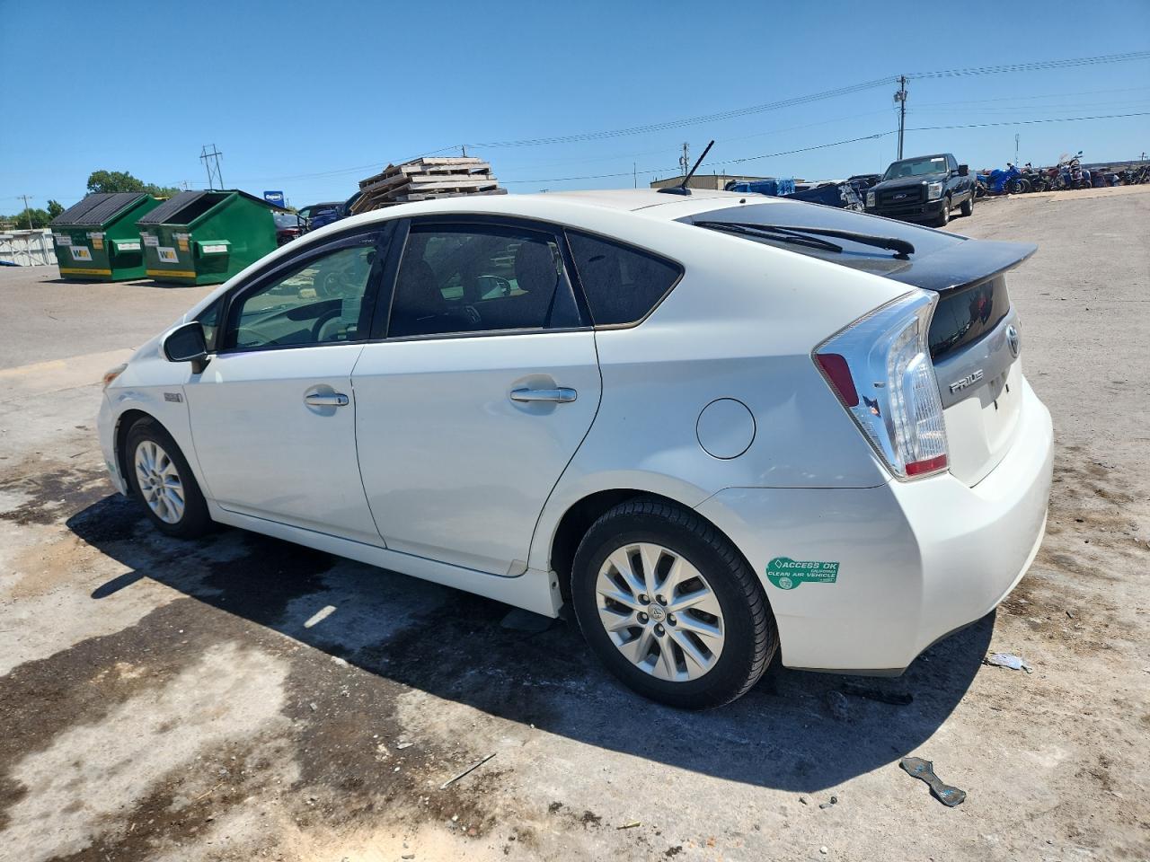 2015 Toyota Prius Plug-In - Image 2