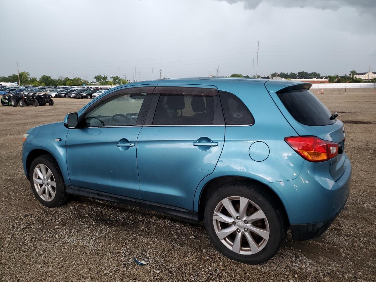 2014 Mitsubishi Outlander Sport Se - Image 2