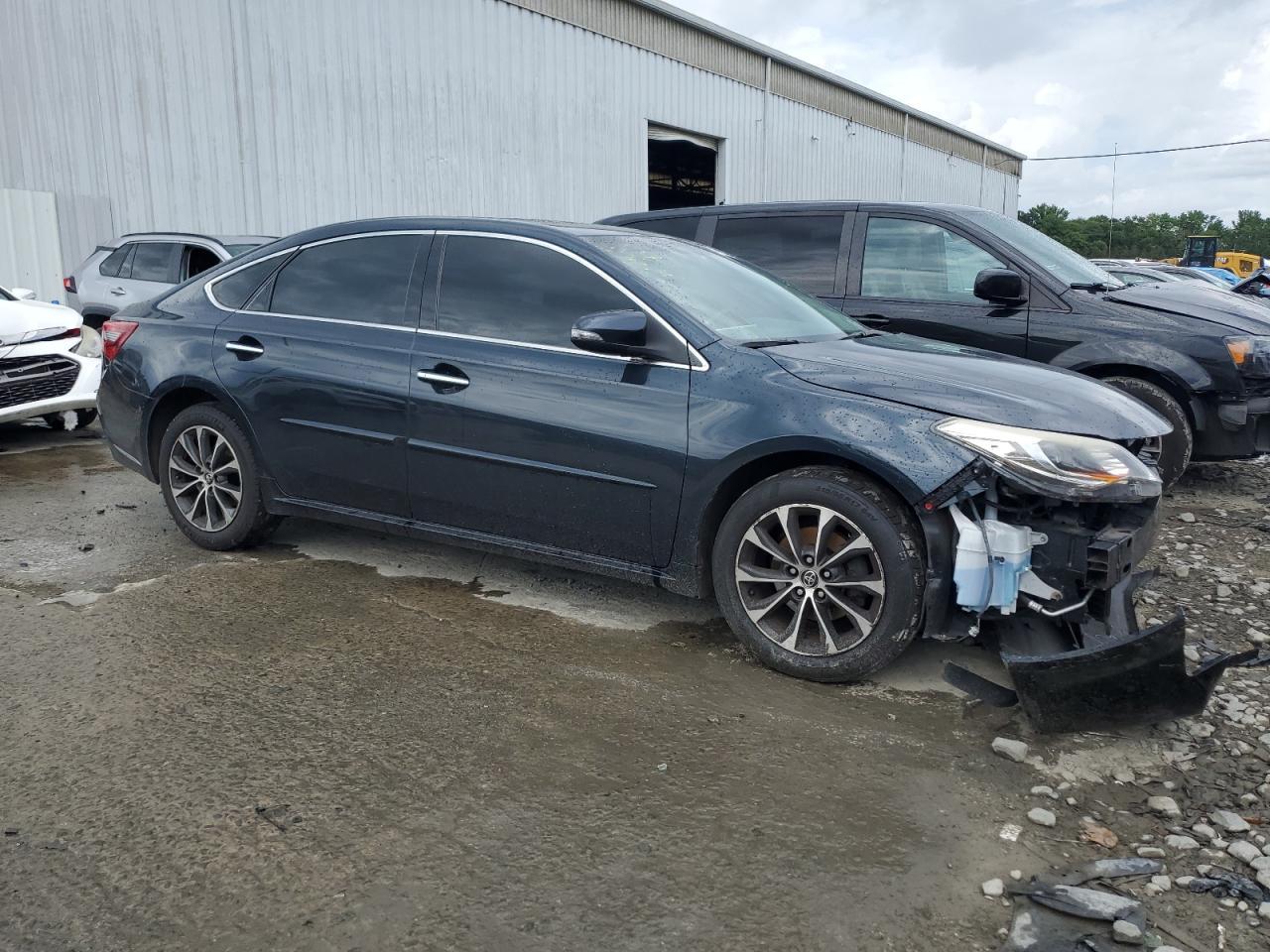 2016 Toyota Avalon Xle - Image 4