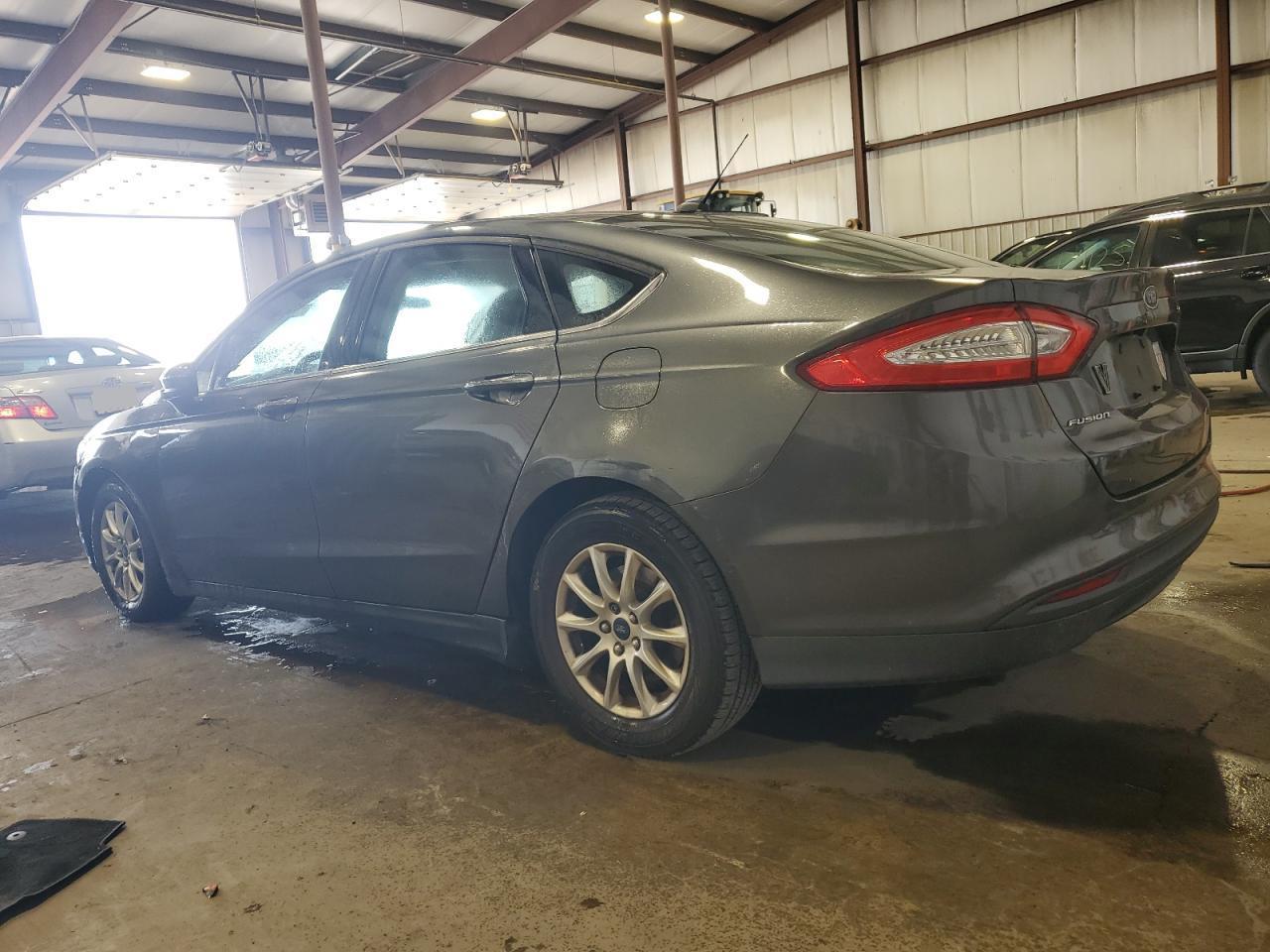 2016 Ford Fusion S - Фото 2