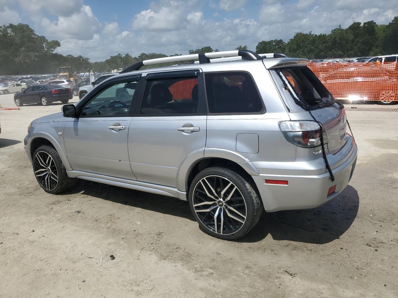 2005 Mitsubishi Outlander Limited - Фото 2