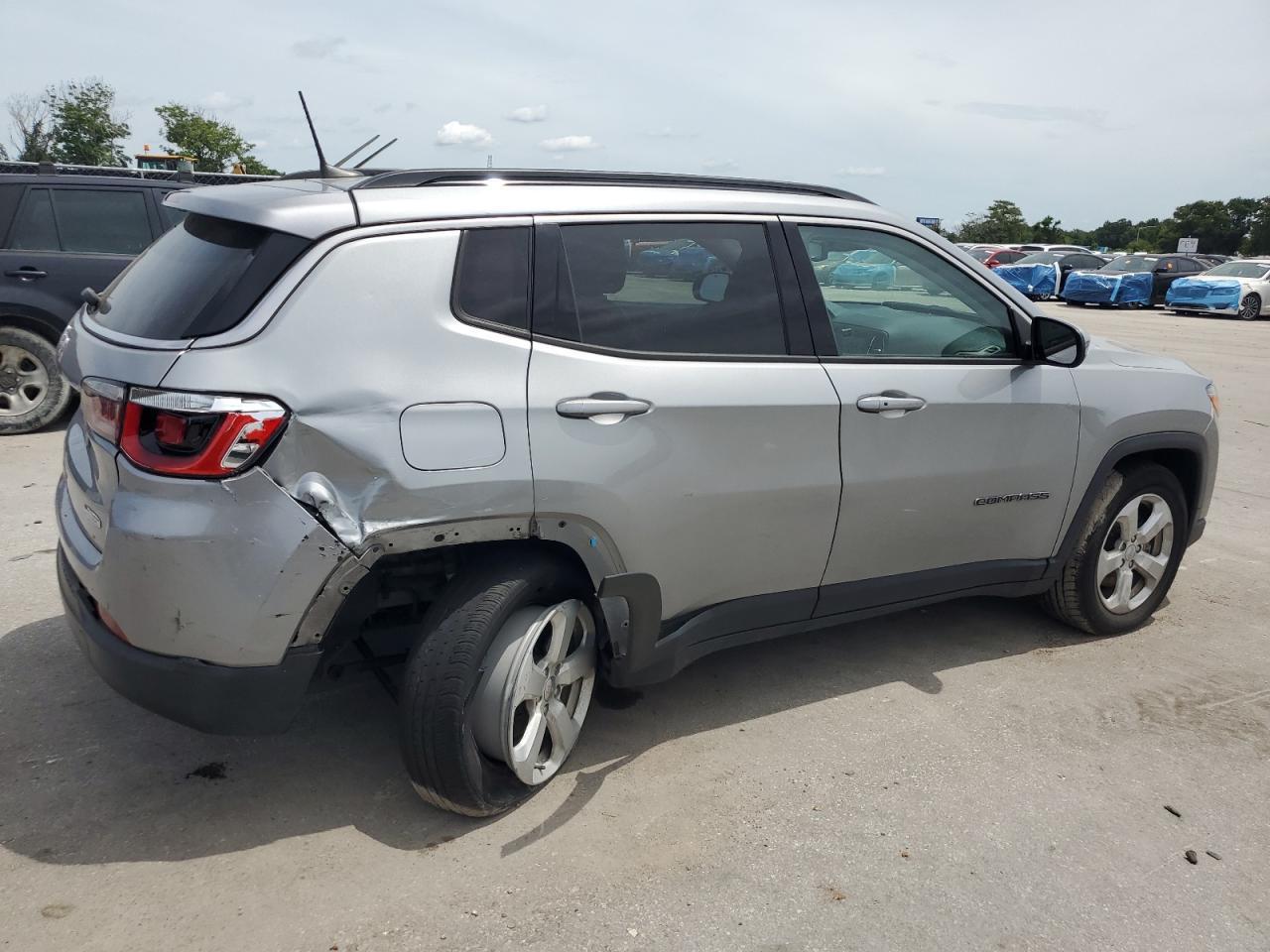2019 Jeep Compass Latitude - Image 3