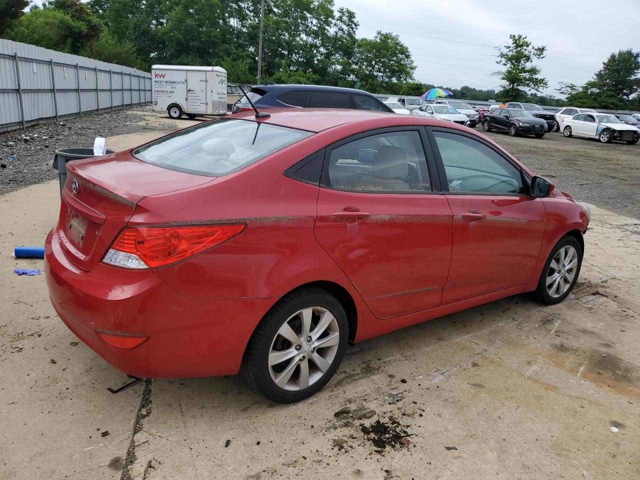 2013 Hyundai Accent Gls - Фото 3