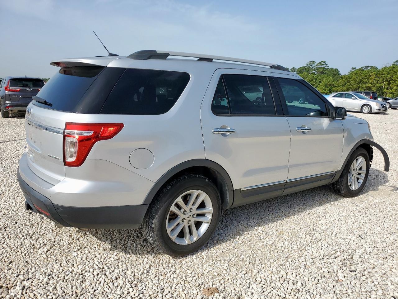 2014 Ford Explorer Xlt - Image 3