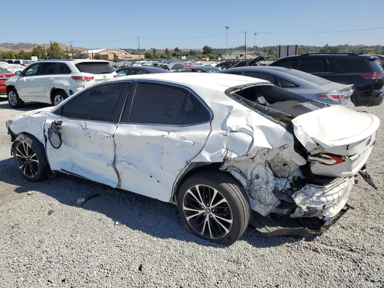 2018 Toyota Camry L - Image 2
