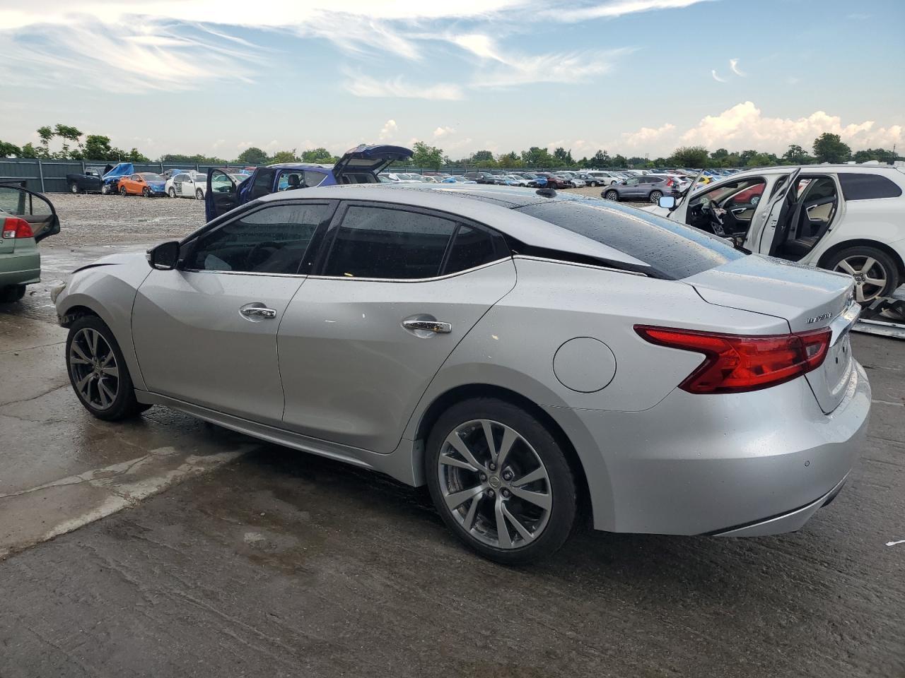 2018 Nissan Maxima 3.5S - Image 2