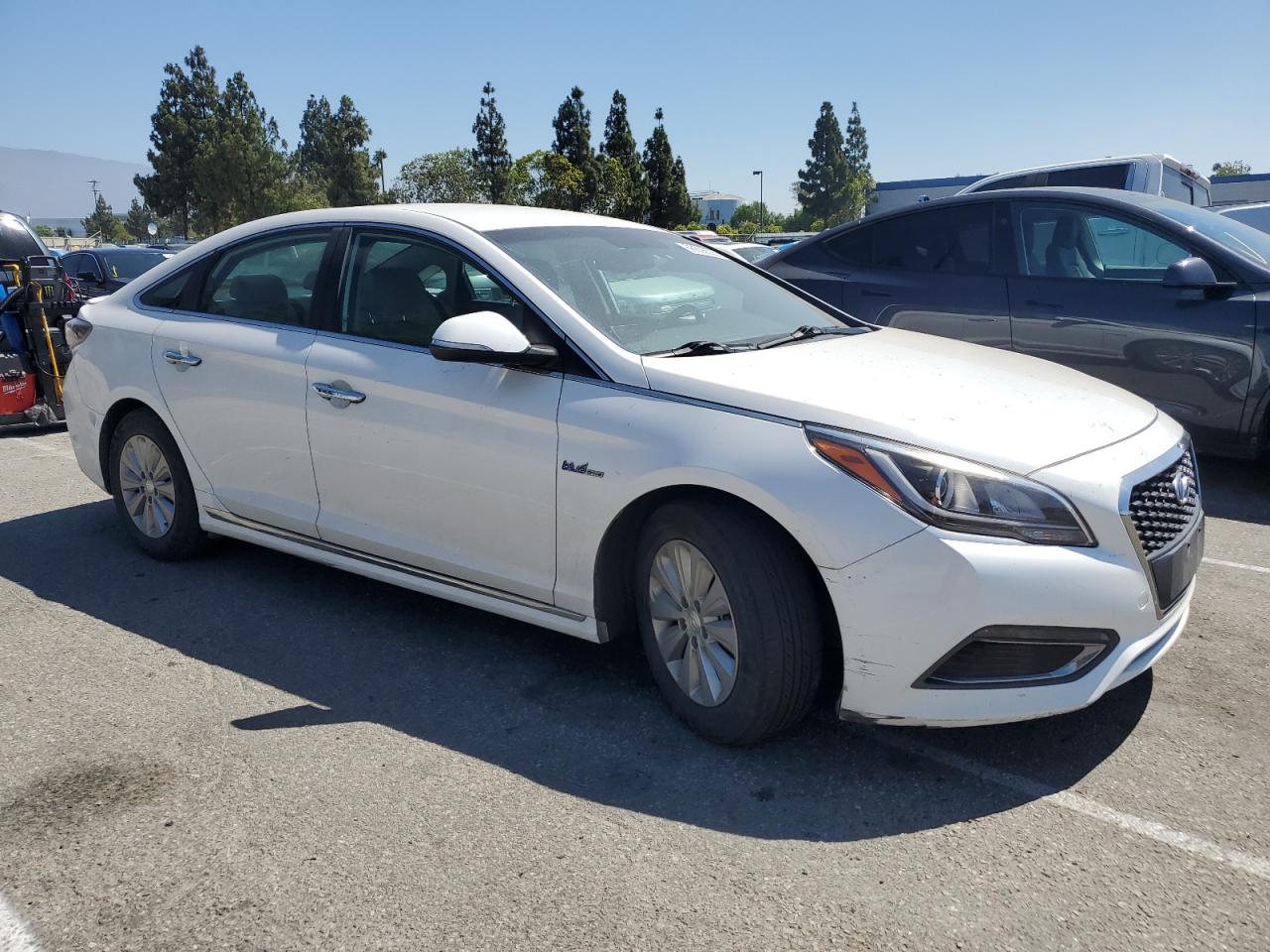 2016 Hyundai Sonata Hybrid - Image 4