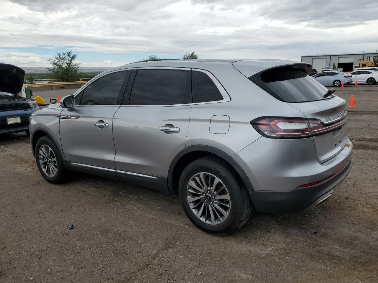 2020 Lincoln Nautilus Reserve - Image 2
