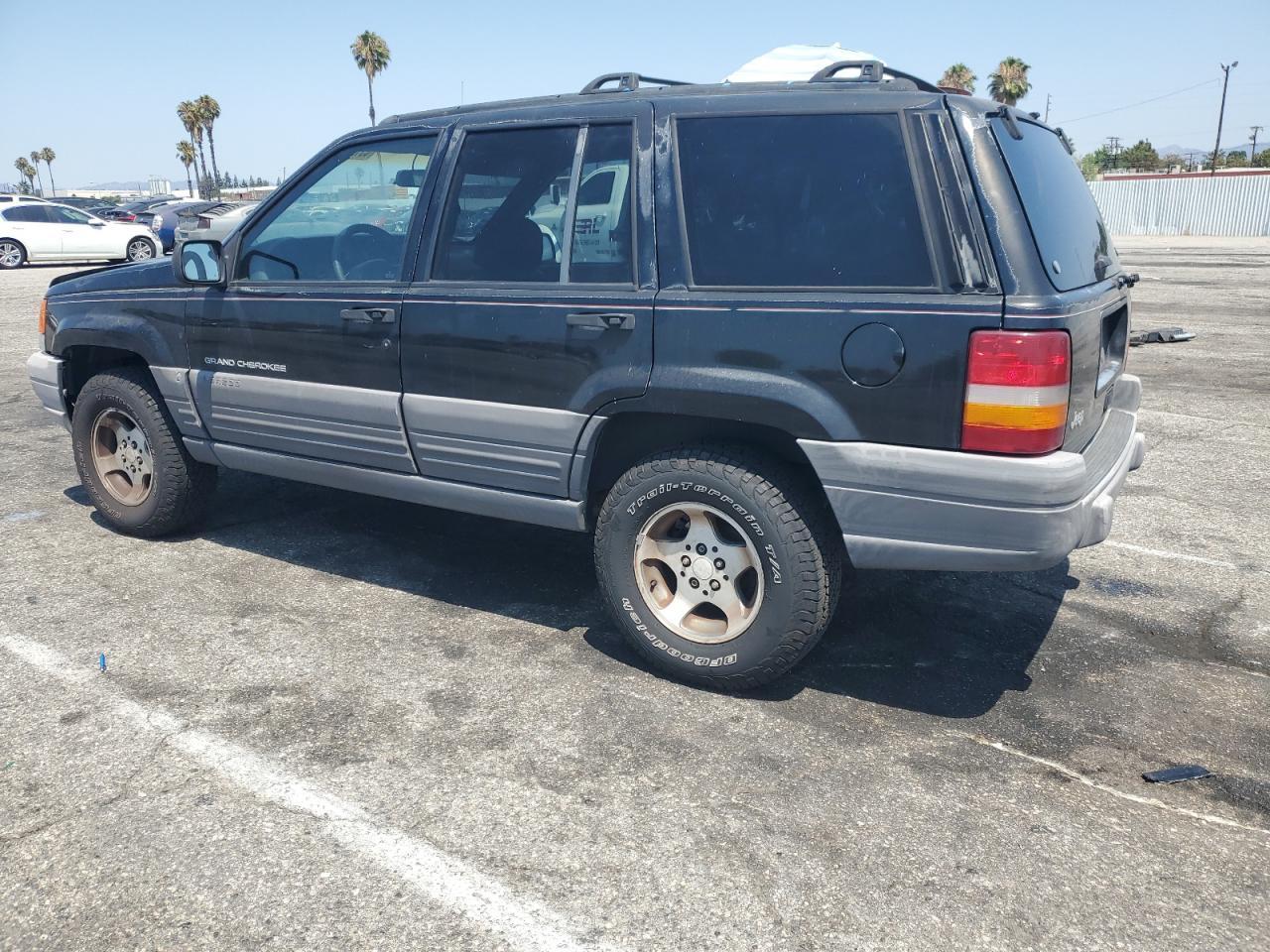 1999 Jeep Grand Cherokee Laredo - Image 2