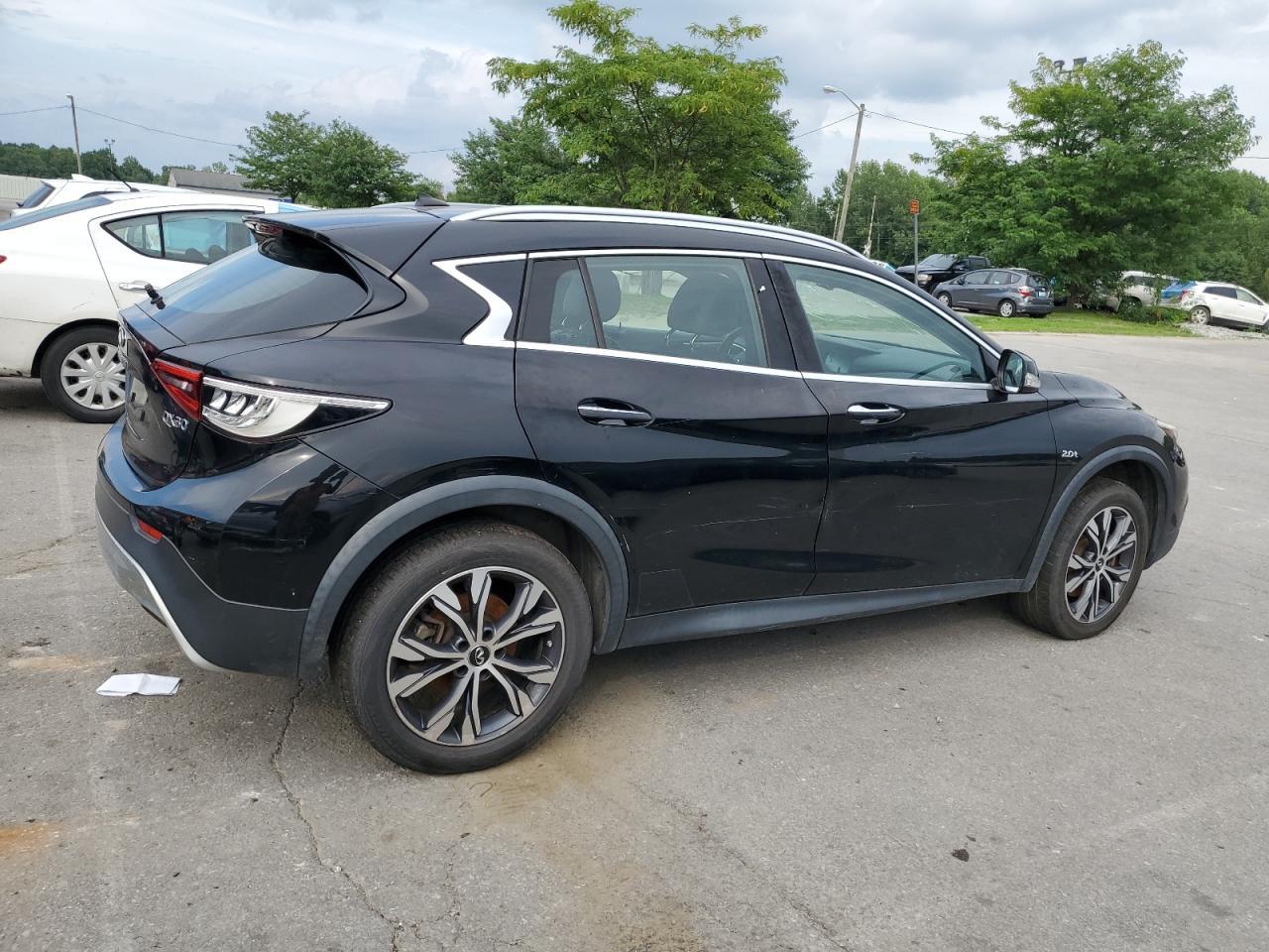 2017 Infiniti Qx30 Base - Фото 3