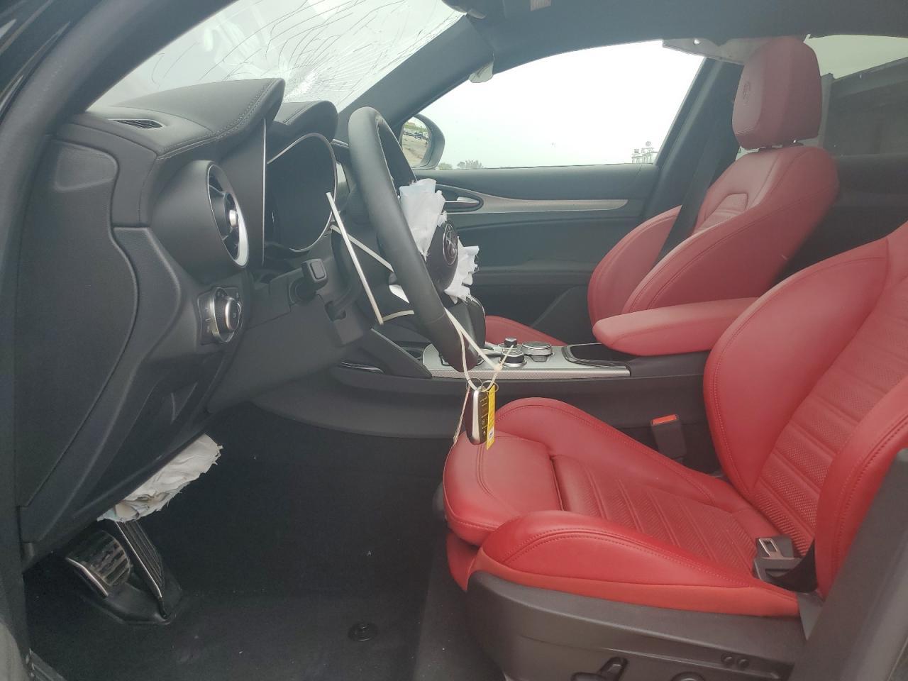 2024 Alfa Romeo Stelvio Ti - Фото 7