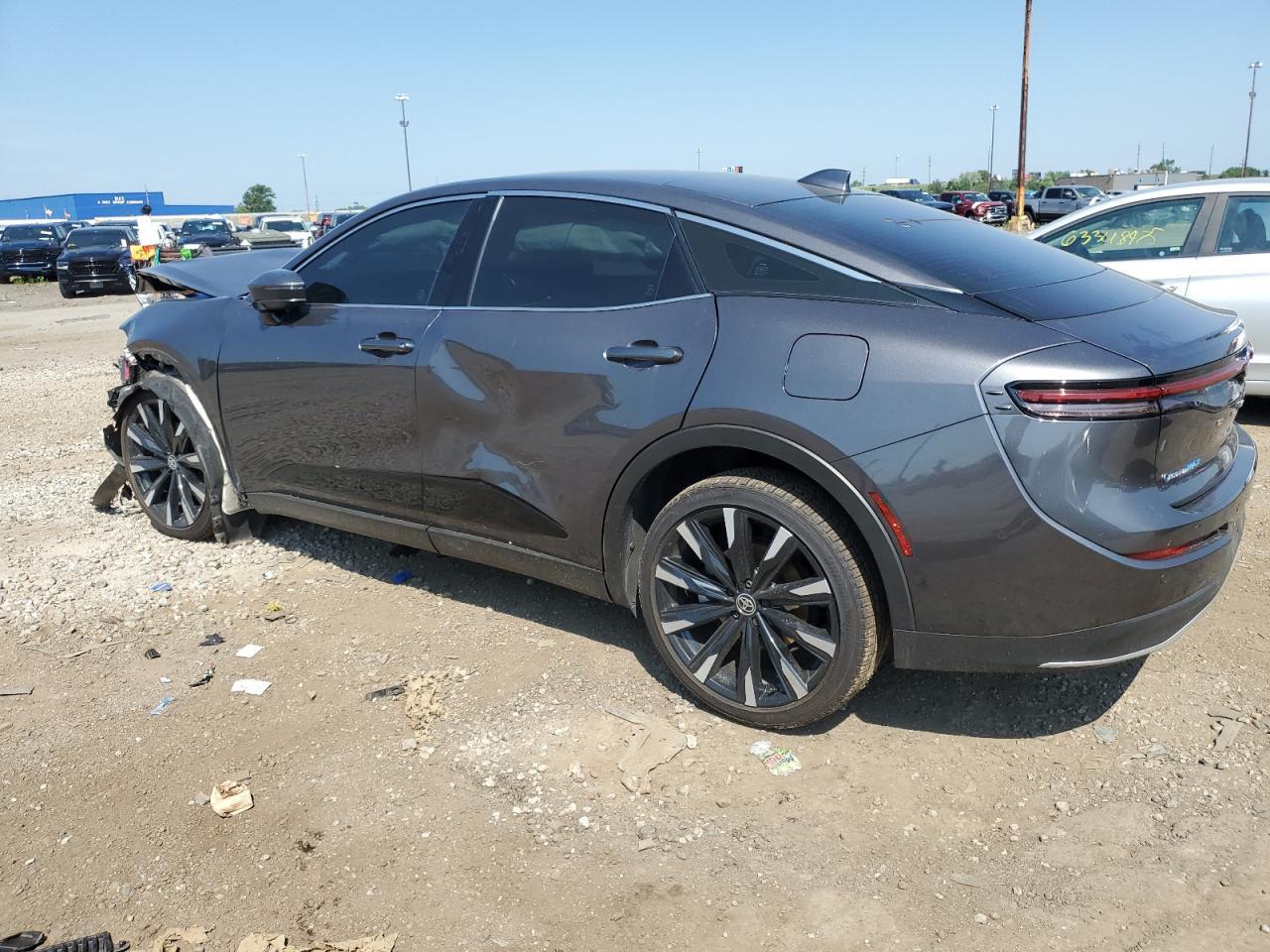 2024 Toyota Crown Platinum - Фото 2