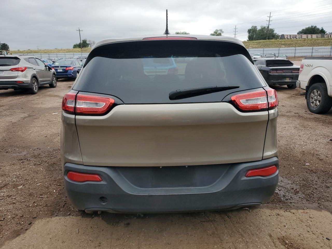 2016 Jeep Cherokee Sport - Image 6