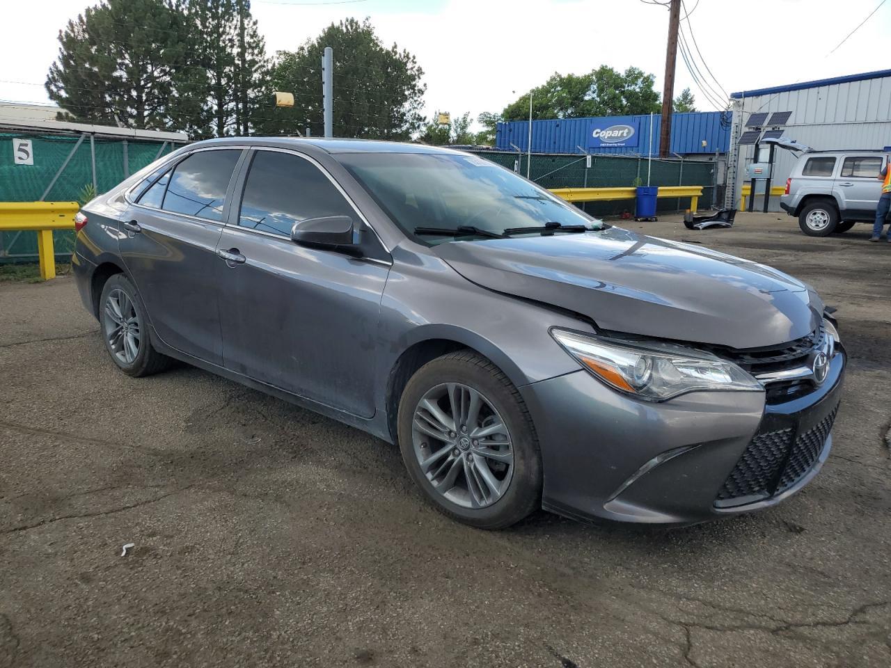 2016 Toyota Camry Le - Фото 4