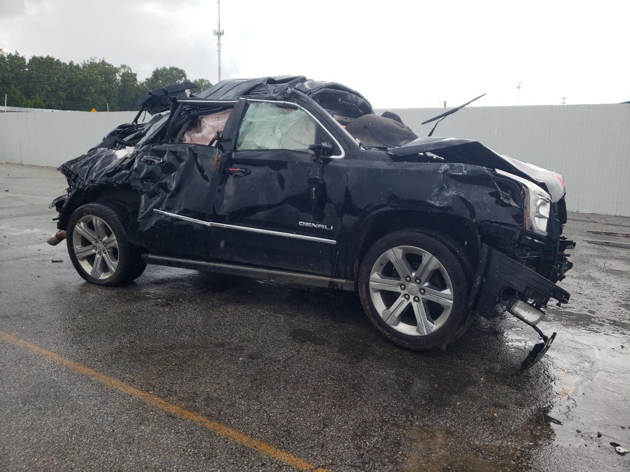 2019 GMC Yukon Denali - Image 4