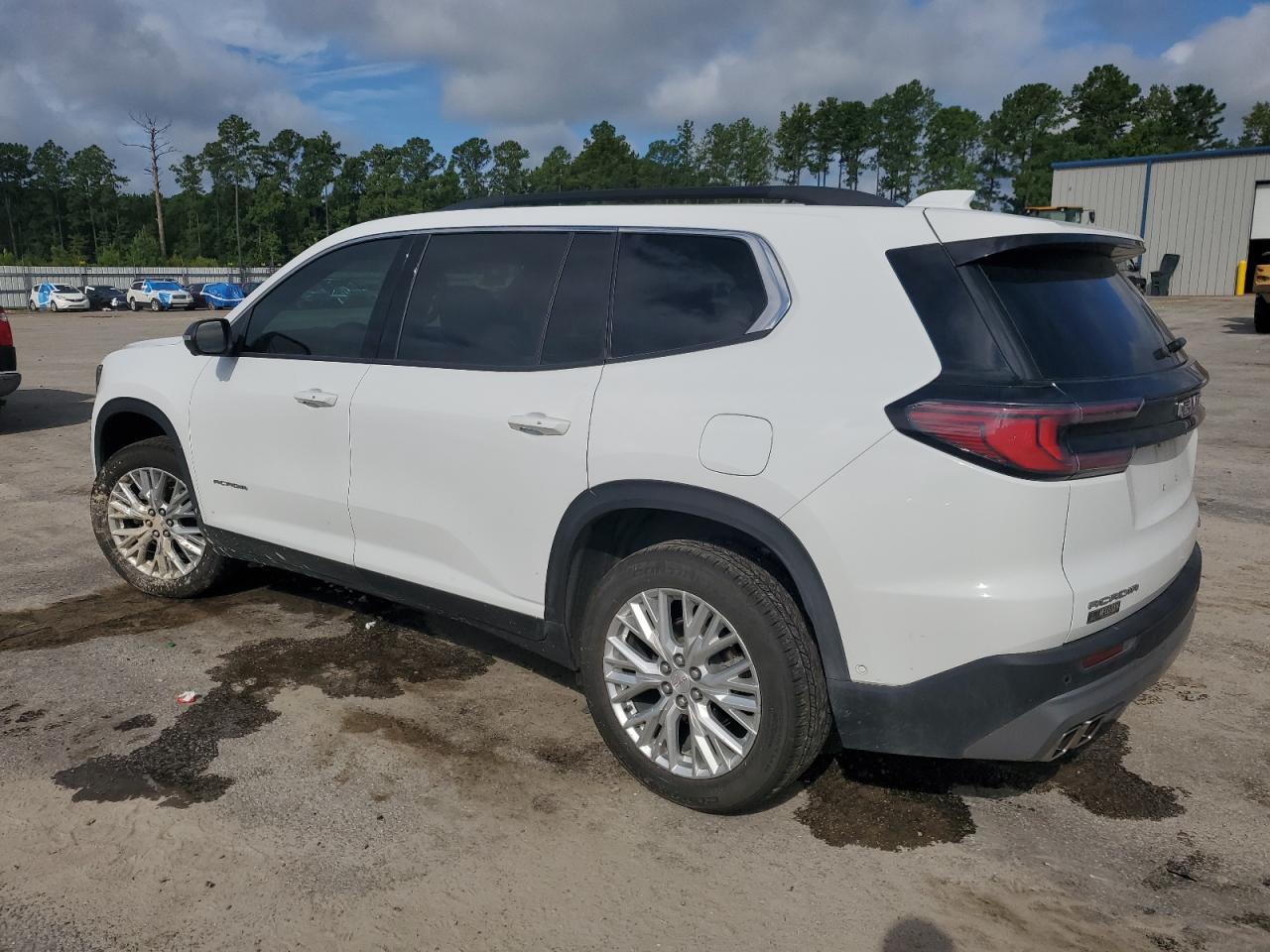 2024 GMC Acadia Uplevel - Фото 2