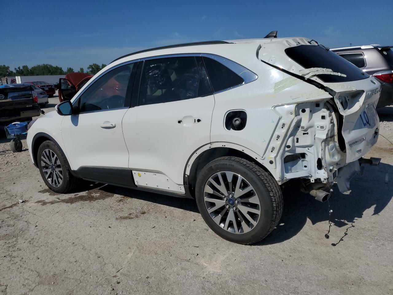 2020 Ford Escape Titanium - Фото 2