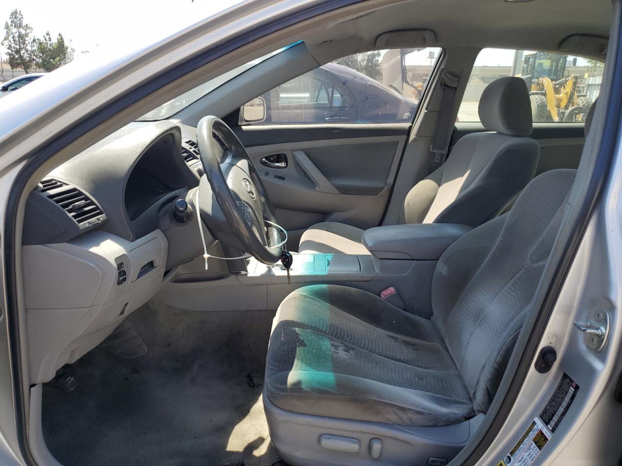 2010 Toyota Camry Base - Фото 7