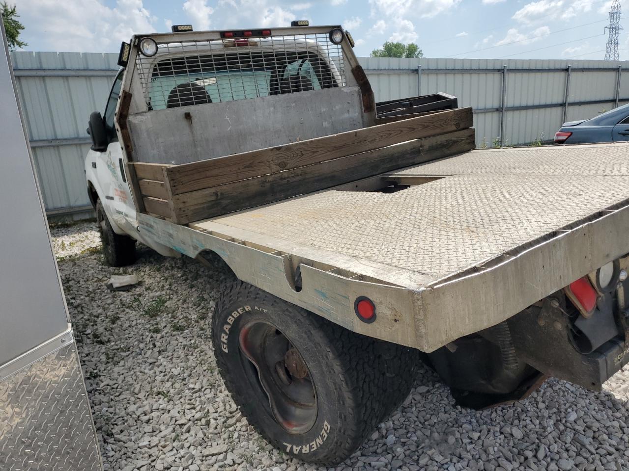 2000 Ford Super Duty F-350 W/D - Image 2