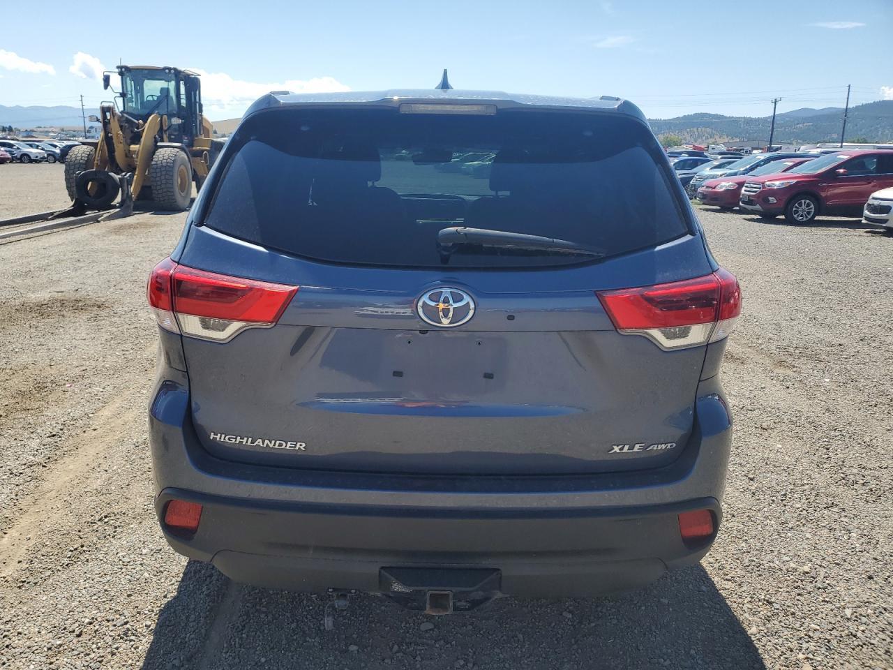 2019 Toyota Highlander Se - Image 6