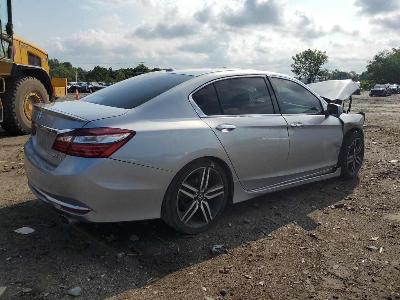 2016 Honda Accord Touring - Image 3