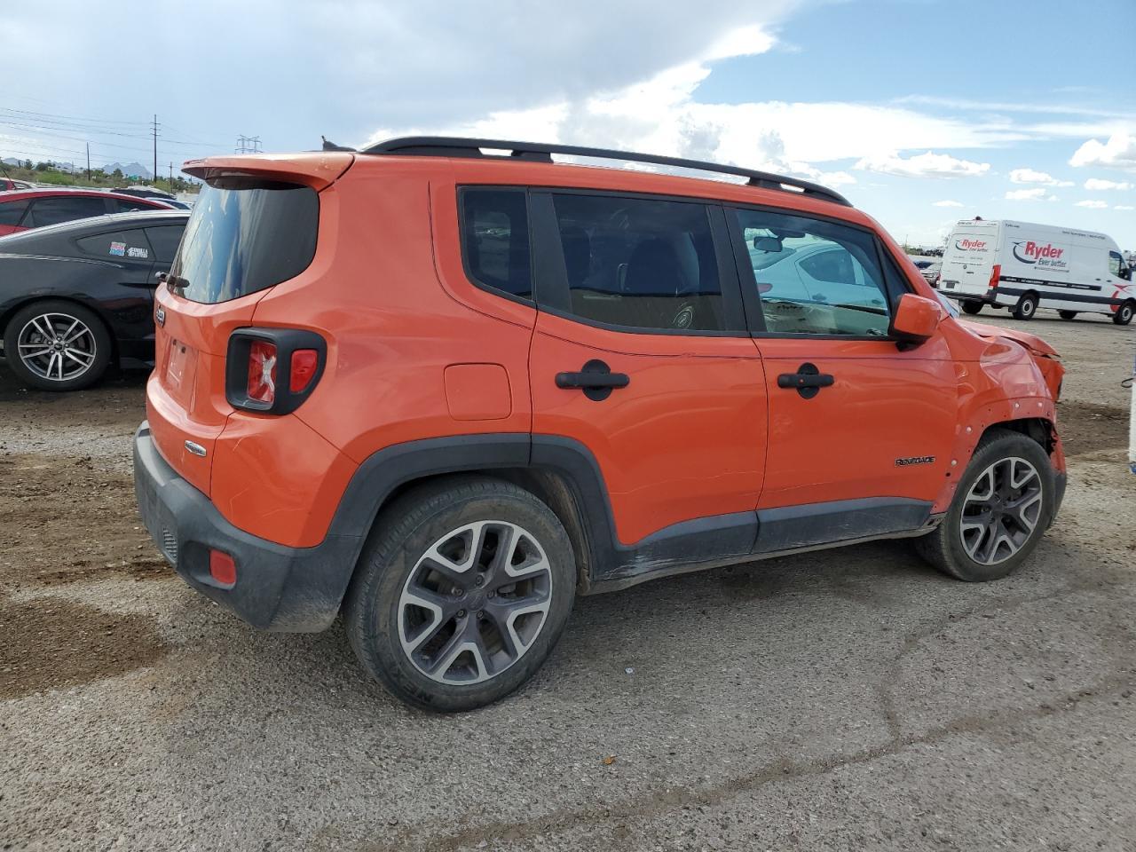 2015 Jeep Renegade Latitude - Image 3