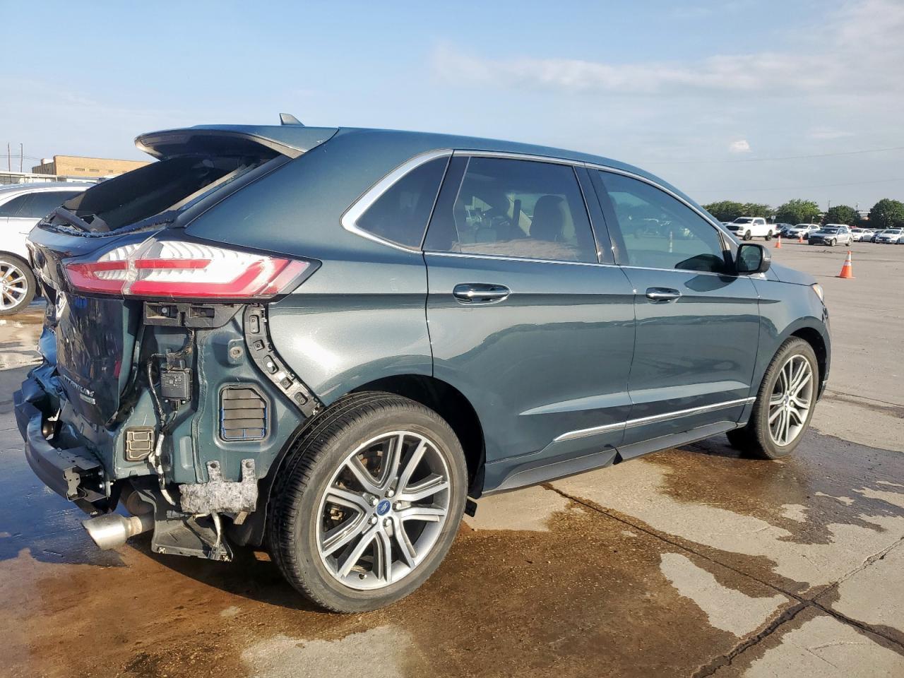 2019 Ford Edge Titanium - Image 3
