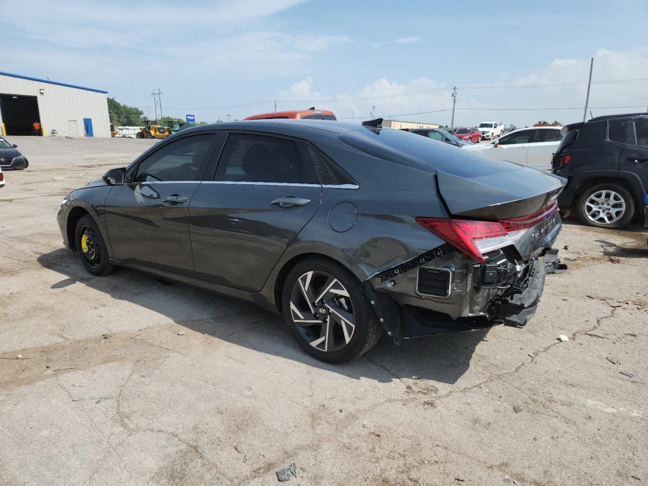 2024 Hyundai Elantra Sel - Image 2