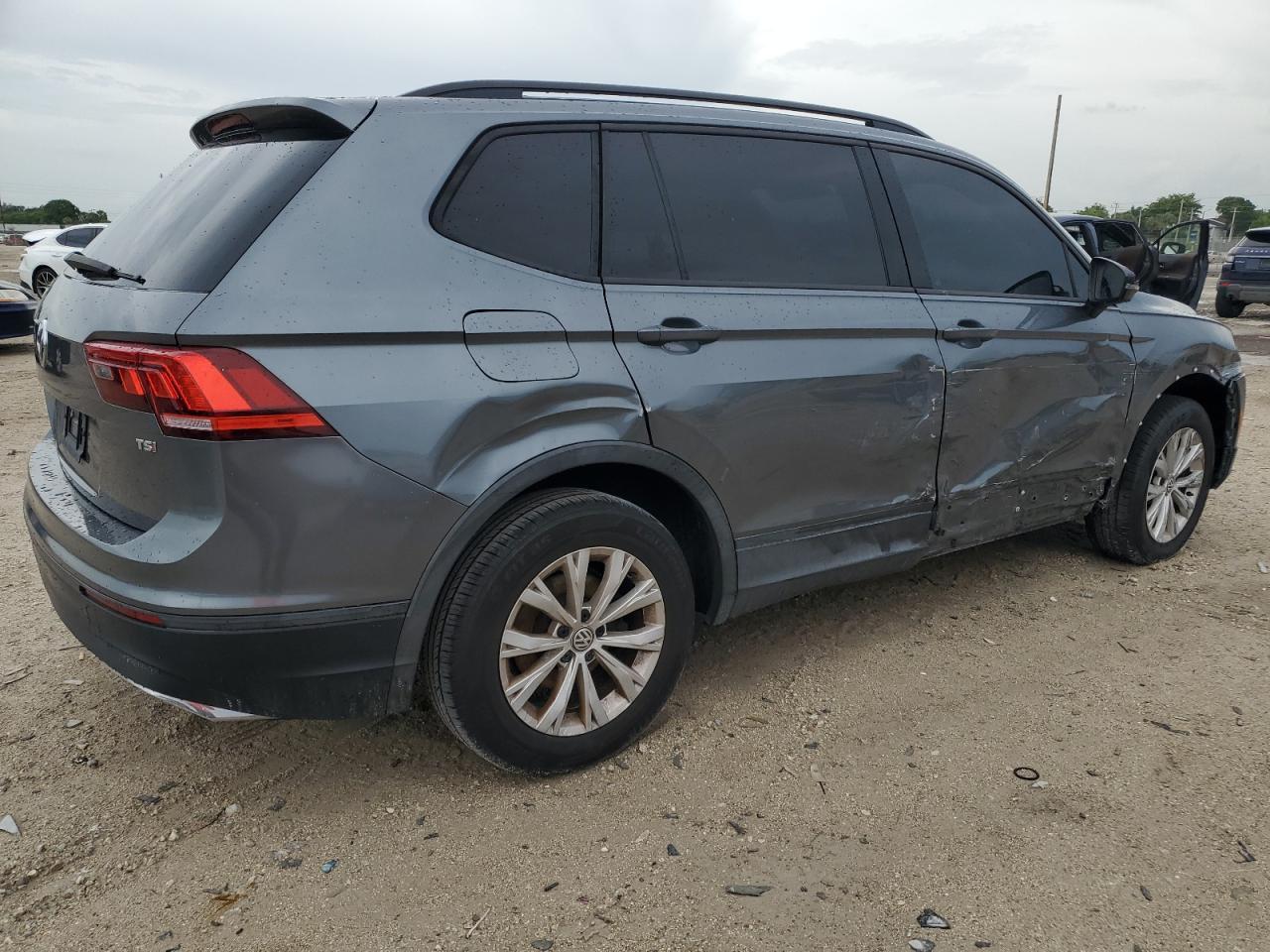 2018 Volkswagen Tiguan - Фото 3
